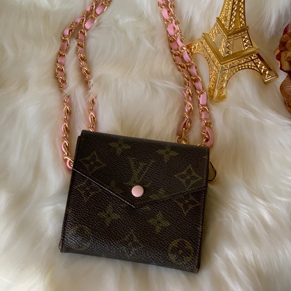 Louis Vuitton Handbags - Louis Vuitton Bifold Compact Wallet